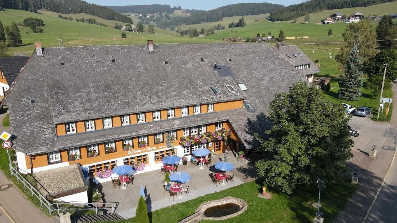 Hotel Zum Loewen - Unteres Wirtshaus Titisee-Neustadt Exterior photo