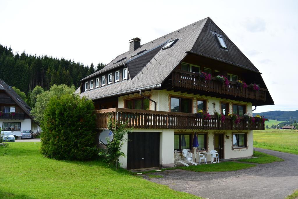 Hotel Zum Loewen - Unteres Wirtshaus Titisee-Neustadt Exterior photo