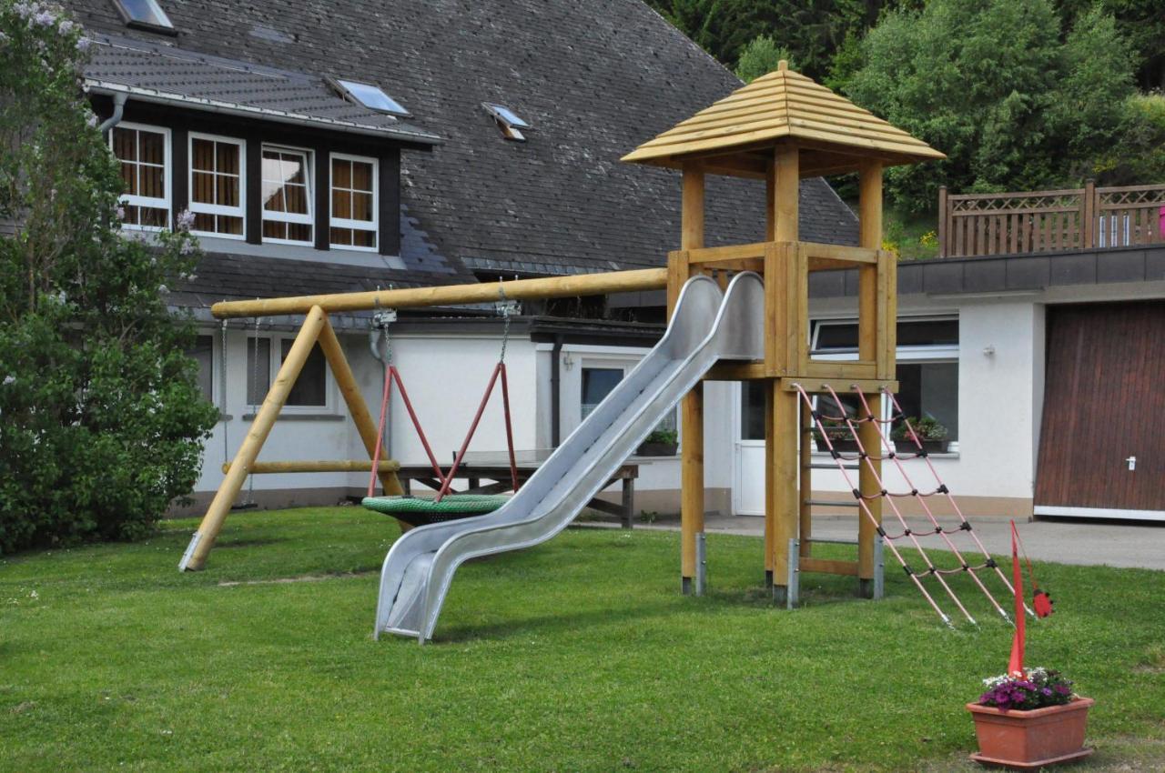 Hotel Zum Loewen - Unteres Wirtshaus Titisee-Neustadt Exterior photo